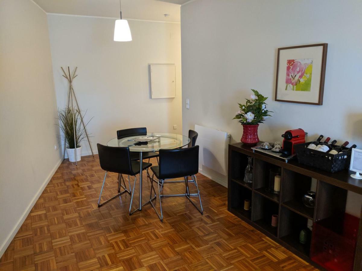 Em Monsanto - Apartamento *