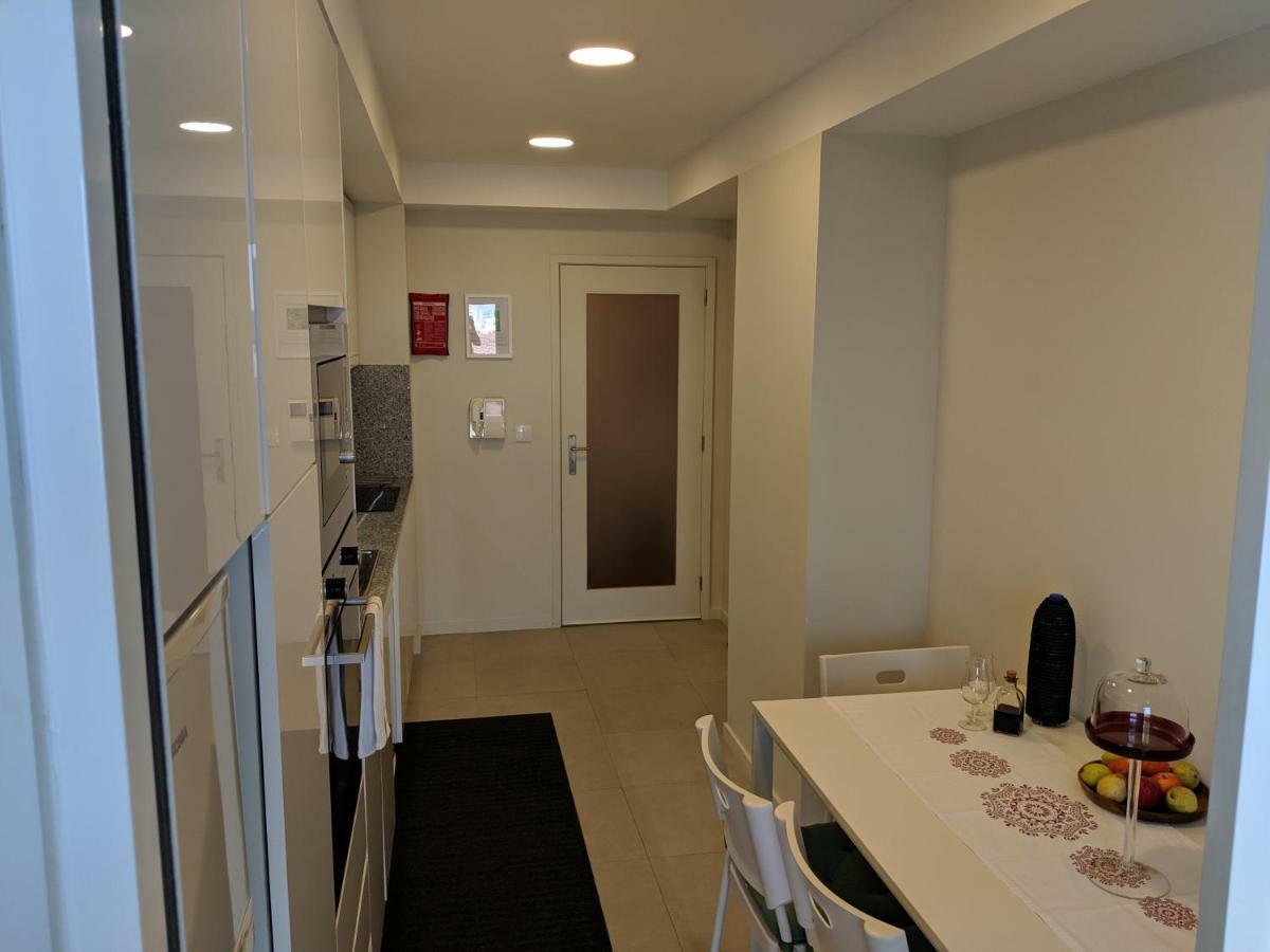Apartamento Em Monsanto - *